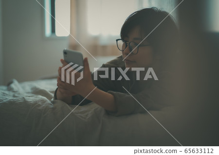 female, lady, woman 65633112