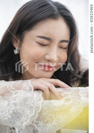 美女女孩白 65633464