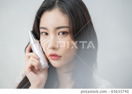 美女女孩白 65633740