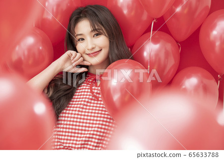 Party women balloons red 65633788