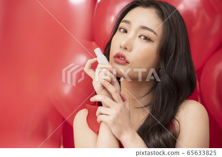 女性化妝品紅色氣球 65633825