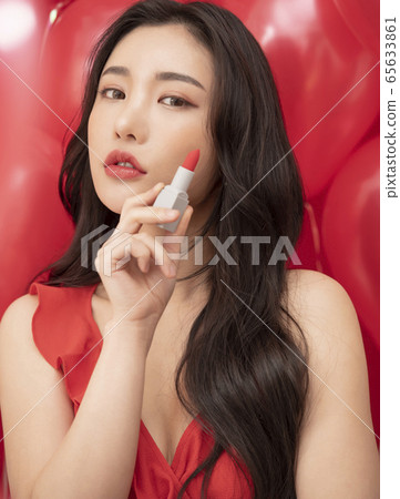 女性化妝品紅色氣球 65633861