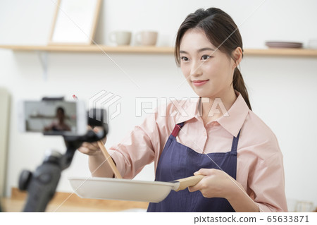 Video, filming, creator 65633871