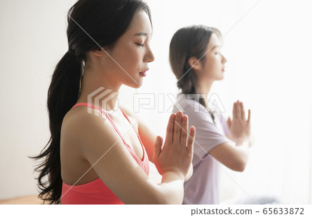 Lifestyle, yoga 65633872