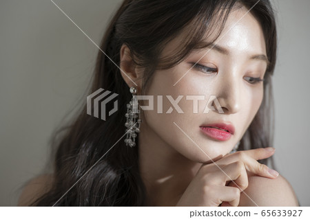 Woman, beauty, white, accessories 65633927