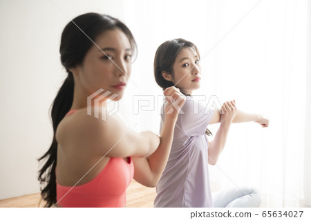 Lifestyle, yoga Lifestyle, yoga 65634027