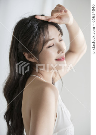 Woman, beauty, white 65634040