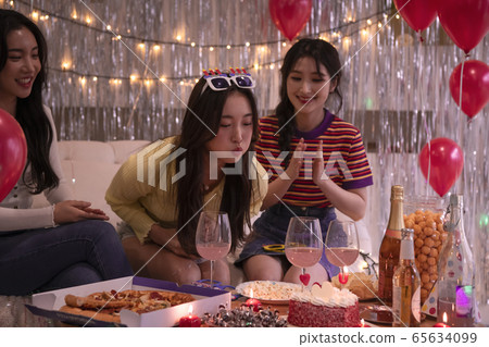 Party, girl, balloon 65634099