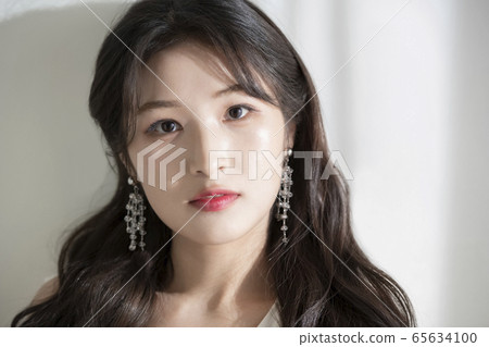 Woman, beauty, white, accessories 65634100