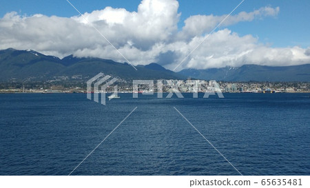 Vancouver one day landscape 65635481