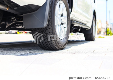 Tire 65636722