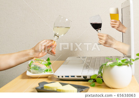 Online drinking party image New lifestyle Online drinking party image New lifestyle 65638063