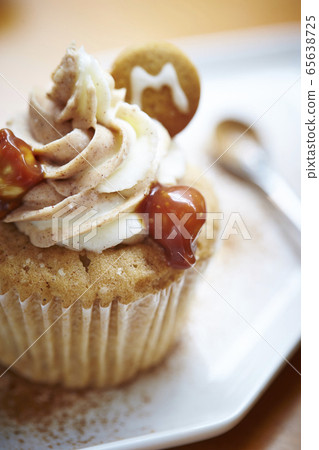 焦糖蛋糕 65638725