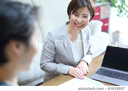 家訪的銷售形象 65639897
