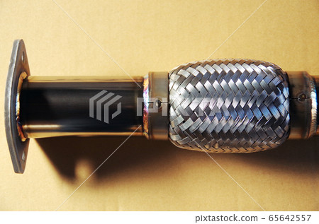Connection part of stainless steel exhaust pipe installed in automobile 65642557