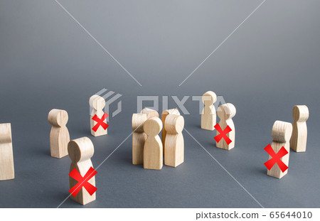 Significant workers and people who lost their jobs. Loss of income and means of living. Massive staff unemployment, job cuts. Reductions and work layoffs due to restrictive quarantine and pandemic 65644010