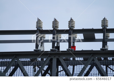 Substation 6 "white/black/red = single-phase three-wire system" Substation 6 "white/black/red = single-phase three-wire system" 65646017