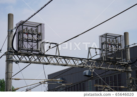 Substation 9 "white/black/red = single-phase three-wire system" Substation 9 "white/black/red = single-phase three-wire system" 65646020