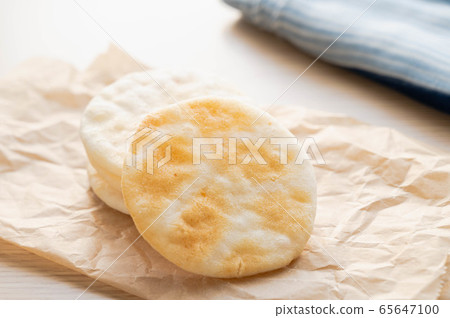 Shrimp salad rice crackers 65647100