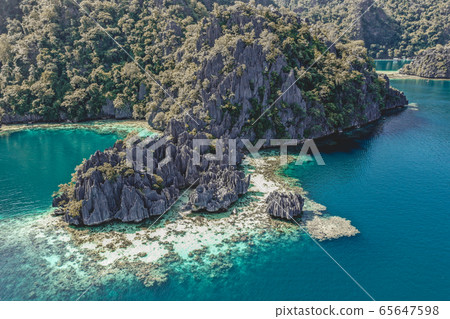 Aerial view of the Twin Lagoon in coron island, Palawan, Philippines 65647598