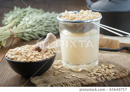 Ingredients and the process of making oats milk. Ingredients and the process of making oats milk. 65649757