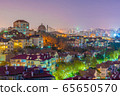Night scene of houses and city buildings 65650570
