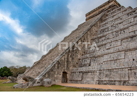 墨西哥奇琴伊察遺址破壞了庫庫爾坎節 墨西哥奇琴伊察遺址破壞了庫庫爾坎節 65654223