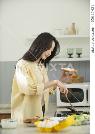 Woman, cooking, food Woman, cooking, food 65655425