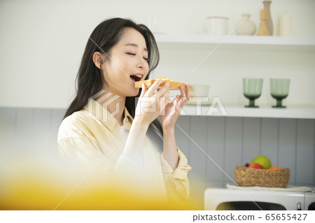 女人，做飯，食物 65655427