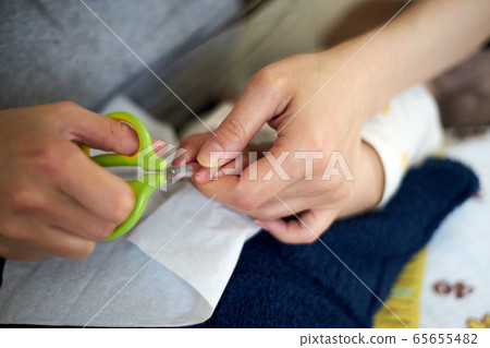 Baby nail clippers up Baby nail clippers up 65655482