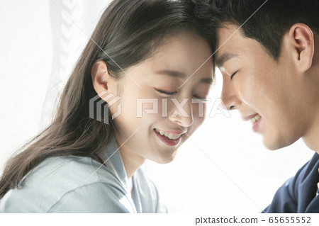 Couple, pajamas, facing 65655552