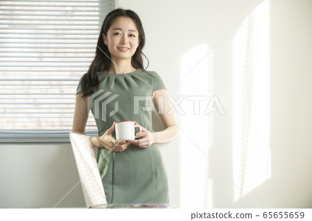 Woman, 1, office 65655659