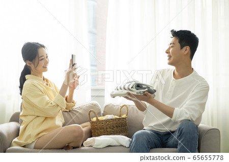 情侶洗衣房生活方式 情侶洗衣房生活方式 65655778