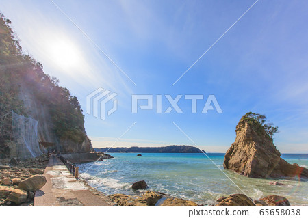 Haimaiwa rocks and sky shore of Tomiuracho, Minamiboso city Haimaiwa rocks and sky shore of Tomiuracho, Minamiboso city 65658038