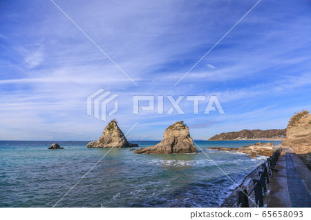 Haimaiwa rocks and sky shore of Tomiuracho, Minamiboso city Haimaiwa rocks and sky shore of Tomiuracho, Minamiboso city 65658093