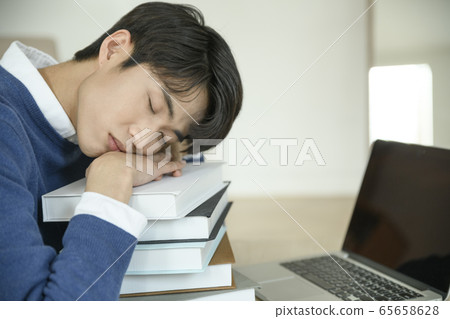 Single life concept, young cheerful Asian man's daily life 260 65658628