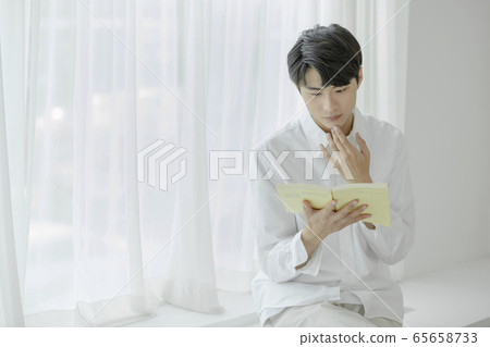 Single life concept, young cheerful Asian man's daily life 170 65658733