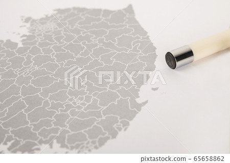 Voting and Election concept, voting paper in the ballot box 059 65658862