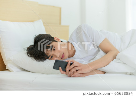 Single life concept, young cheerful Asian man's daily life 046 65658884