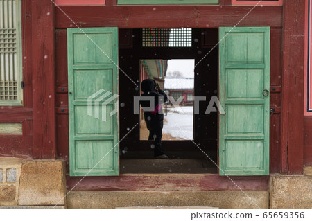 Korean traditional architecture, wintertime landscape of Korean palace 073 Korean traditional architecture, wintertime landscape of Korean palace 073 65659356