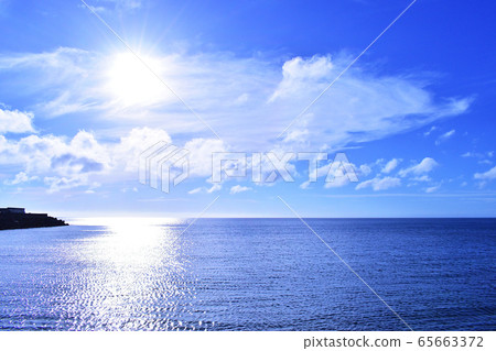 Sun, sky and sea / Okinawa 65663372