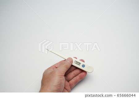 中老年人的高溫發燒 65666044