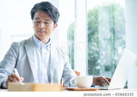 商人咖啡館工作 商人咖啡館工作 65668335
