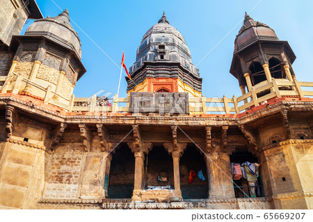 Varanasi Ghats in north India Varanasi Ghats in north India 65669207