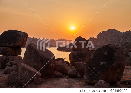 Mountain with boulders in Hampi Mountain with boulders in Hampi 65669431