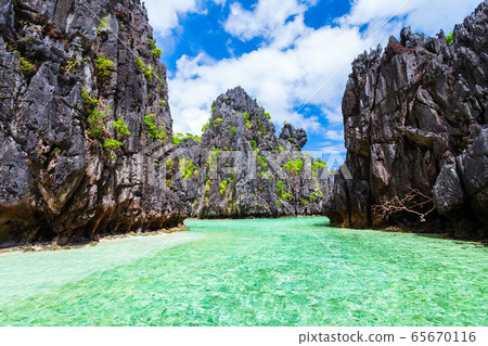 Mountain cliff at El Nido, Philippines Mountain cliff at El Nido, Philippines 65670116