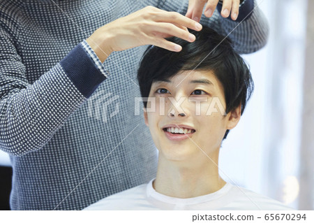 Hair and makeup young men Hair and makeup young men 65670294