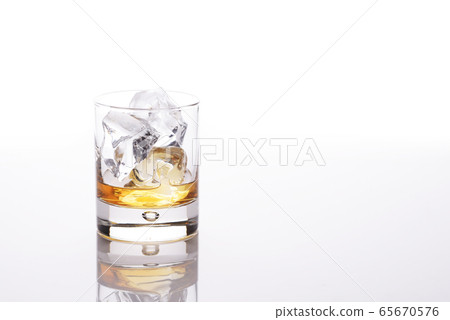 Whiskey rock 65670576