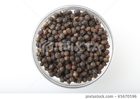 Black pepper granules Black pepper granules 65670596