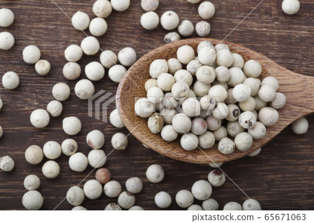 白胡椒粒 65671063